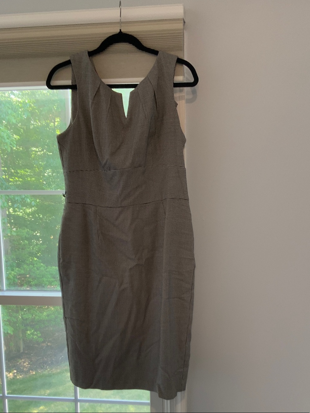 White House Black Market Black and White Sheath Dress